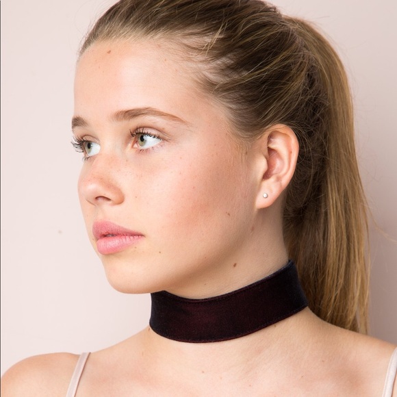 NEW Brandy Melville Black Velvet Choker - Picture 1 of 3